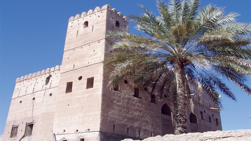 صباحكم جميل . . يشبه #المضيبي
✨
إن النفس البشرية جبلت على التعلق بالمكان الذي ولدت فيه ،وانعقدت به وشائج القربة والرحم وتوطدت فيه علاقات الجوار والمعرفة .
بلدة #المضيبي أول أرض مس جلدي ترابها ودرجت فيها حياتي مغمورا بنعم الله الظاهرة والباطنة .
✨
اقتباس من كتاب تاريخ #المضيبي