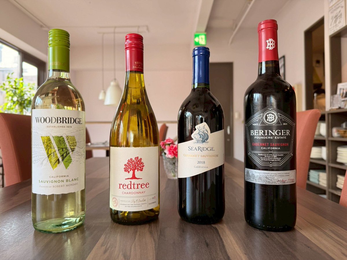 本日レストラン、Cafe＆BAR、シャルロットオープンしてます!

CafeBARは14:30-オープンです!

今月のワイン会は2/24(火)に開催されます🎶ワインに興味がある方、初心者の方、楽しく飲みたい方、ぜひ参加お待ちしております🍷
お電話でお問い合わせください📞

ご来店お待ちしております⚓️🌊