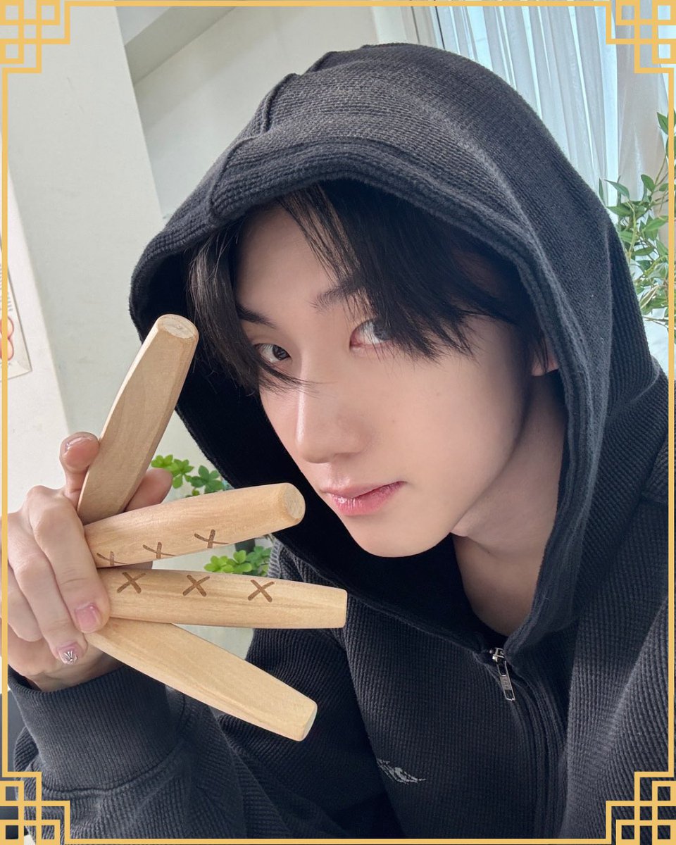 JUSTB Official tweet media