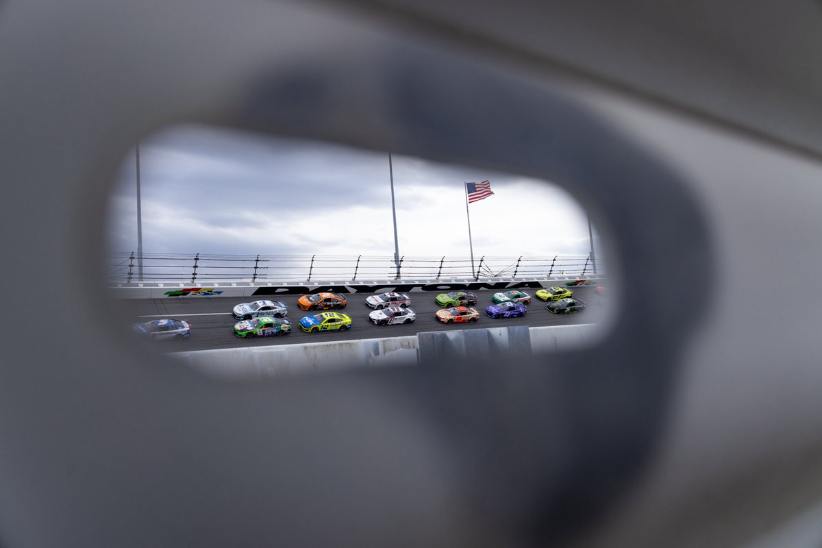 Jake1010XL's tweet photo. THE 68TH DAYTONA 500 🏁

📸 @1010XL 

#DAYTONA500 | #NASCAR https://t.co/haL702zBgR
