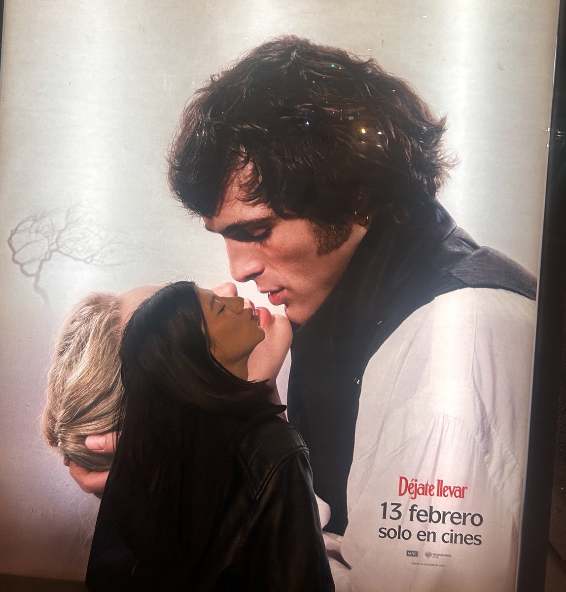 wolfielens's tweet photo. mientras tú estás obsesionada con Jacob Elordi yo estoy viviendo mi fantasía con él https://t.co/qjrIti1F9a