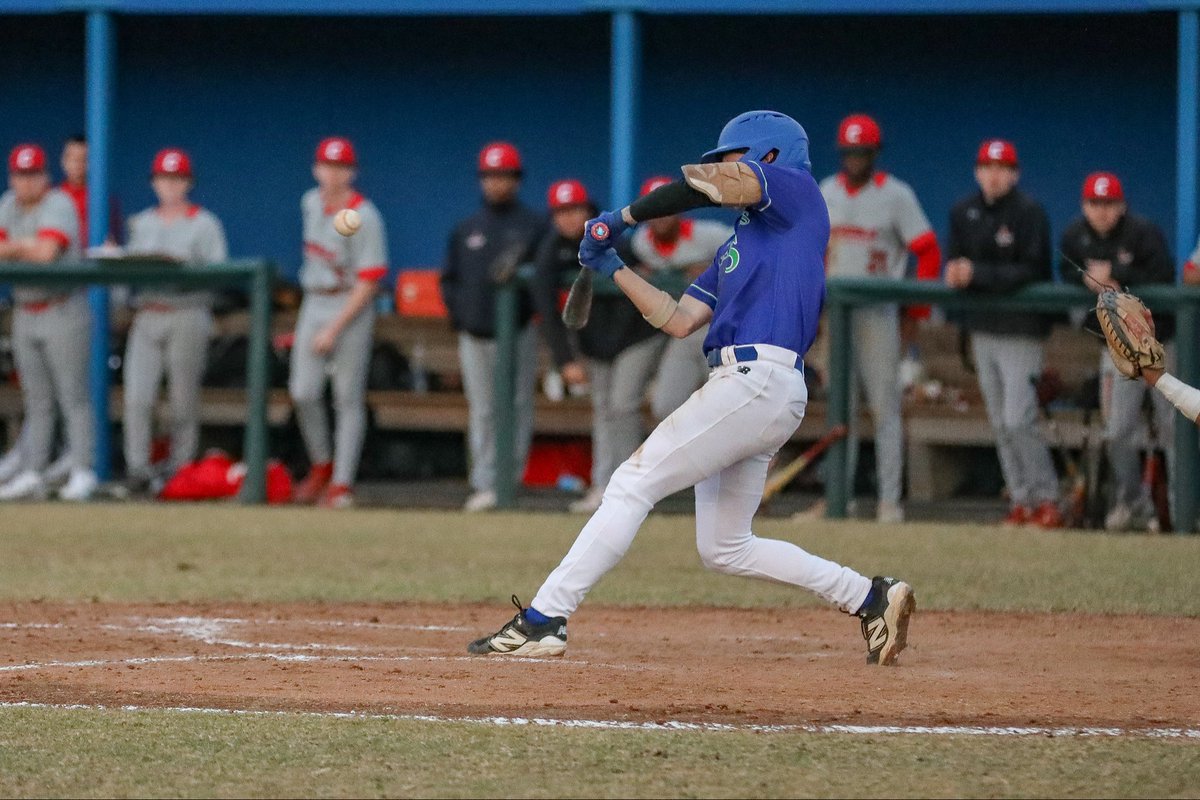 LakehawkSports's tweet photo. WALK OFF GRAND SLAM FOR HUNTER WALLACE 🤘

#WingsUp https://t.co/8sFvKbkQWe