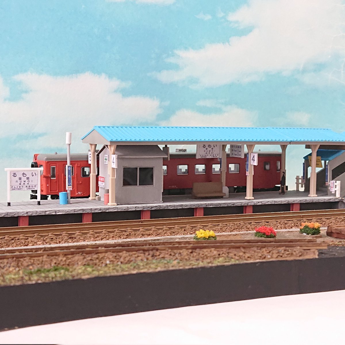 P70171518's tweet photo. おはようございます😃
#国鉄羽幌線「#留萌駅4番・5番のりば」が完成しました！
只今、ヤフオクに出品中です‼️
#国鉄羽幌線
#留萌駅
#留萌駅羽幌線のりば
#北海道留萌市船場町
#羽幌線キハ22
#羽幌線キハ40
#鉄道ジオラマ https://t.co/xyj0VxCyos