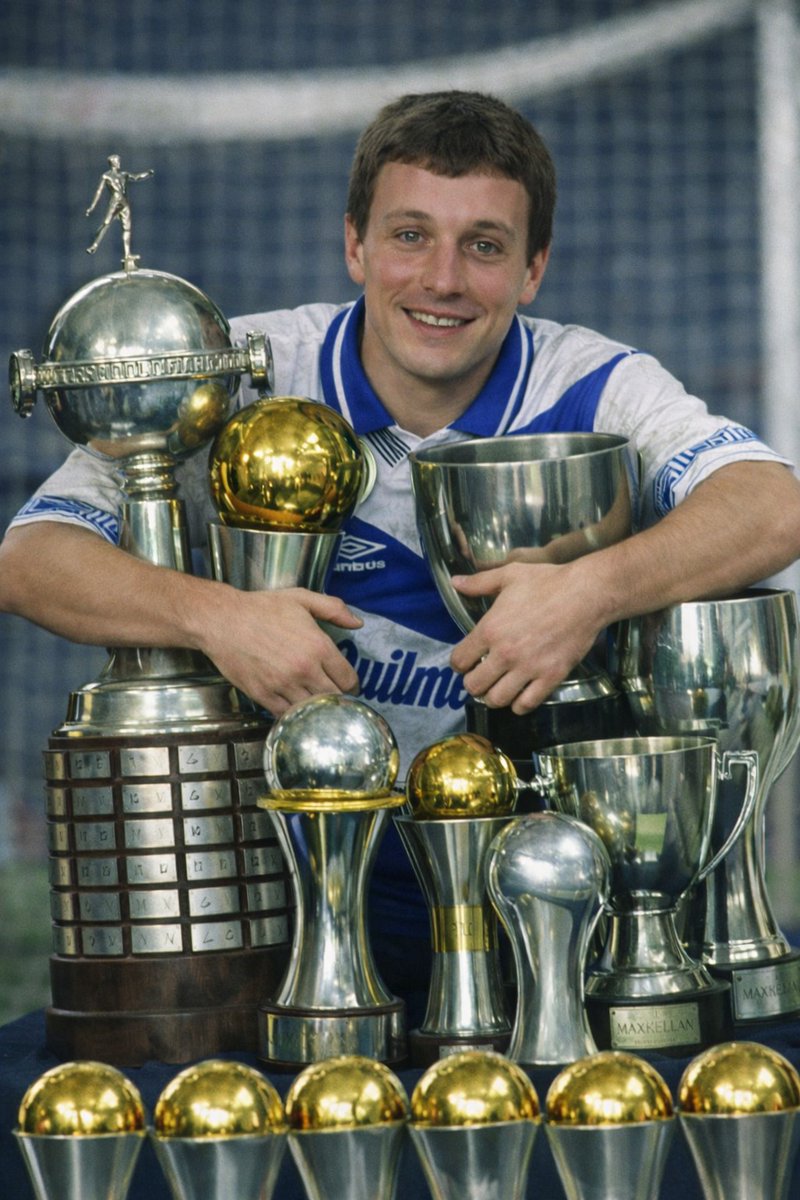 sabadovelezok's tweet photo. ⭐️ Imaginate ser parte de 14 de los 19 títulos que tiene un club.

Felices 5⃣3⃣ Christian Gustavo Bassedas, el más ganador de la historia de #Vélez.

Mención especial al granito de arena que aportó en las últimas tres estrellas. 💙🧠 https://t.co/KySHmgBJnv