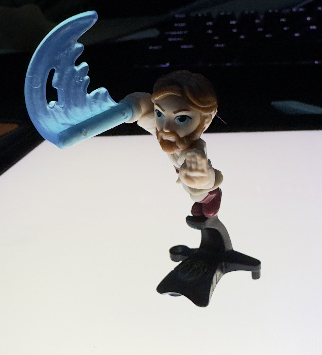 Nie rozumiem jak to działa, ale nienawidzę dni, gdy nie ma słońca, a jednocześnie moją ulubioną porą dnia jest noc. 

Anyways, randomowe zdjęcie urodzinowego Obi-Wan Jezusa