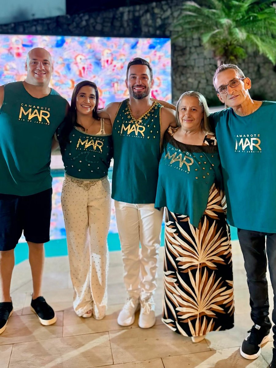 Carnaval é ainda mais especial quando é em família ✨💚
Vivendo momentos inesquecíveis, onde a alegria se multiplica, os abraços são mais apertados e as memórias ficam para sempre.

Que venham mais dias assim: cheios de amor, festa, união e muita gratidão. 🎭