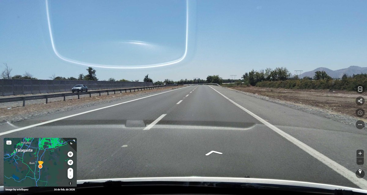 La concesión "Acceso Sur" a Santiago tiene 47 km, fue inaugurada hace 16 años y aún no tiene:
- iluminación
- paisajismo
- estación de servicios
Sus condiciones de seguridad son bajas, no tiene ni defensa caminera (sólo un lado), si la choca en el otro sentido, es una guillotina