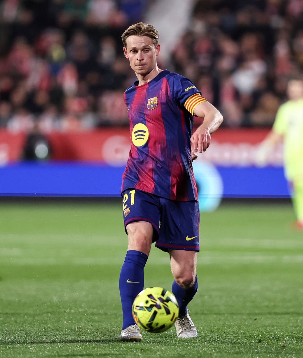 خافي ميغيل:

عندما لا يجد دي يونغ لاعب بجانبه يشعر معه بالأمان، فإن أداءه يتراجع بشكل كبير