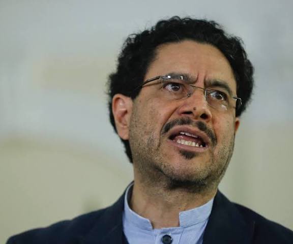 JuampaSantos's tweet image. ¿Por quien votarías?

🔁 Abelardo
❤️ Iván

💬 Comenta 👇