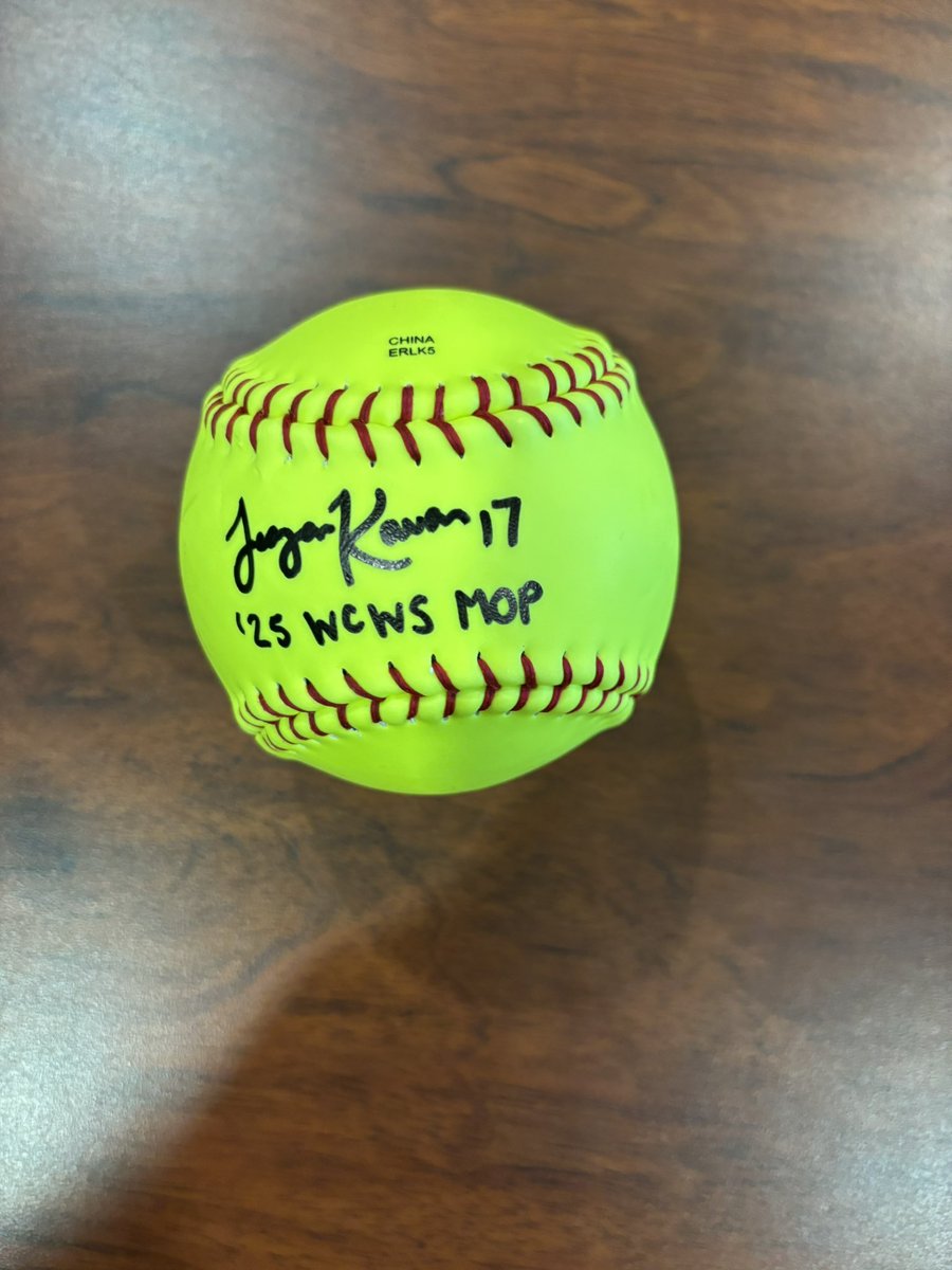 Elite Sports Memorabilia tweet media