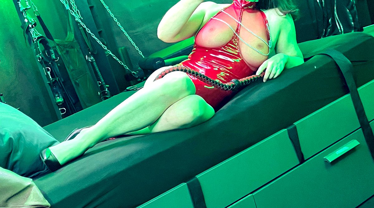 Seattle Dominatrix ~ Domina Jane tweet media