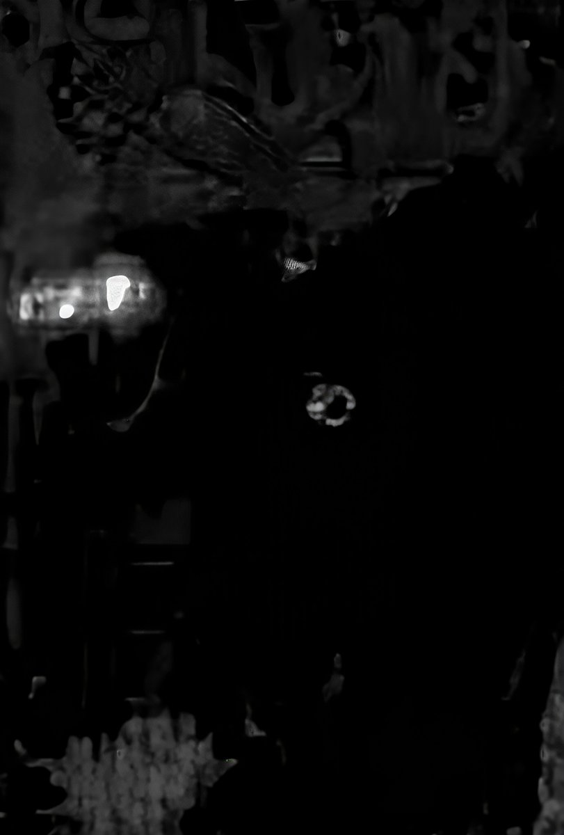 cyberlarson's tweet photo. @BrianEntin in the photos of the suspect there is a truck in the background! https://t.co/srVUd91g1D