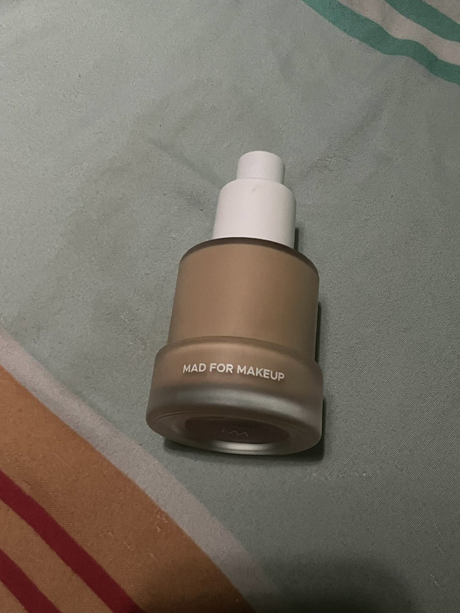 wts wtb skintint mad for makeup shade W1
100k

jarang bgt dipakai karena ternyata shade nya bikin kusem di muka (lebih cocok w0.5) isinya masihh banyak ya sekitar 85%

• bisa co oyen &amp; manual
• pengiriman garut