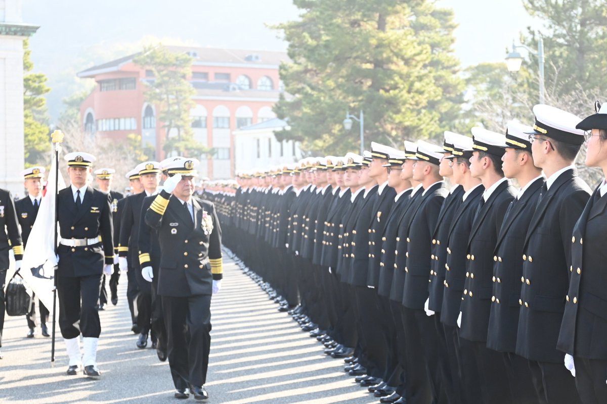 海上自衛隊 冬制服 幹部候補生 多数のご来賓ご家族参列のもと、第59期一般幹部候補生課程（部内課程