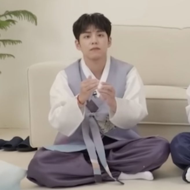 티친이들도 앙필이도 새해복 많이받아아❣️