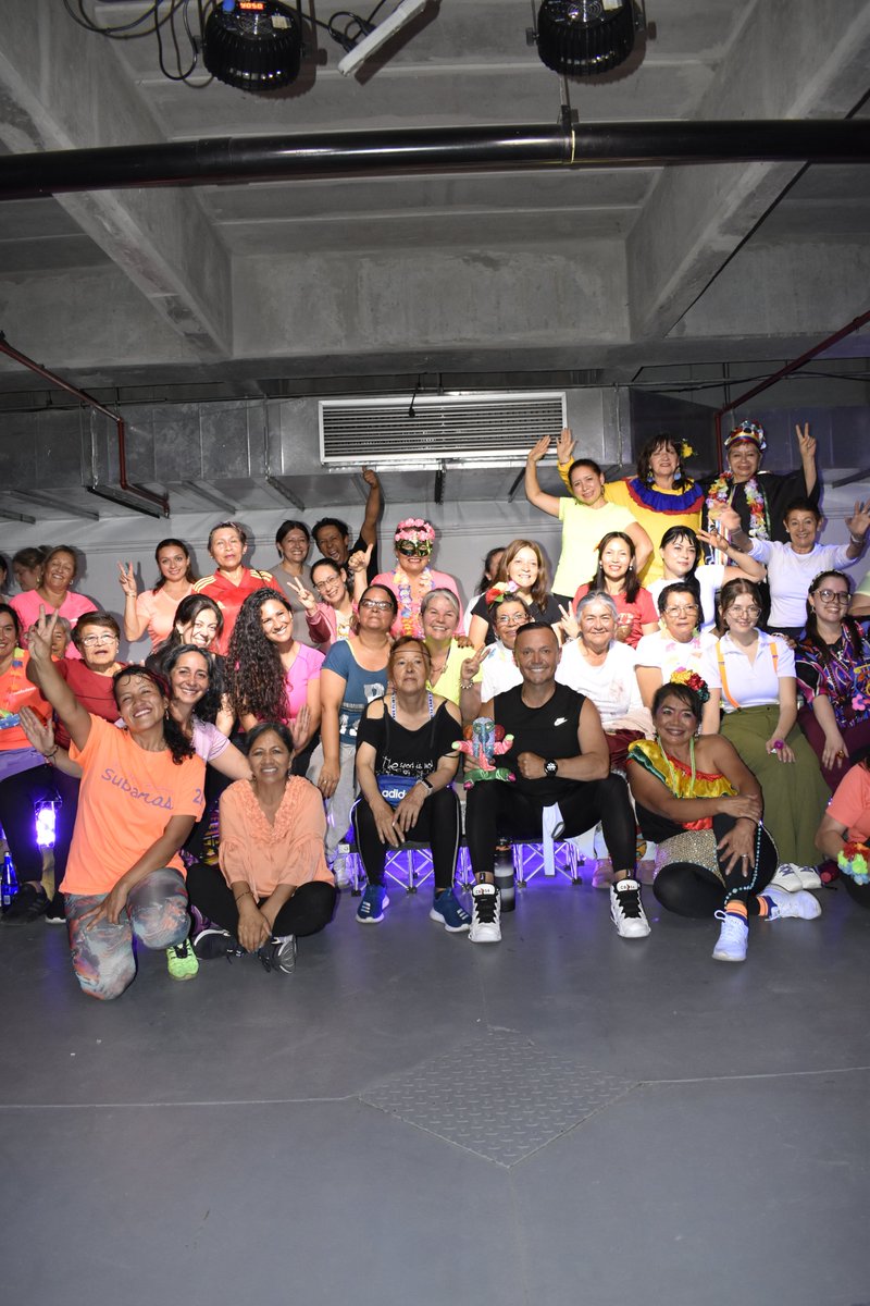 ¡Gracias a todos los Imperialovers que participaron y disfrutaron de nuestra clase de rumba en Plaza Imperial! 
No te pierdas la próxima rumba, el sábado 28 de febrero a las 06:00 p.m. en el sótano, donde reviviremos los mejores clásicos de los 80’s.