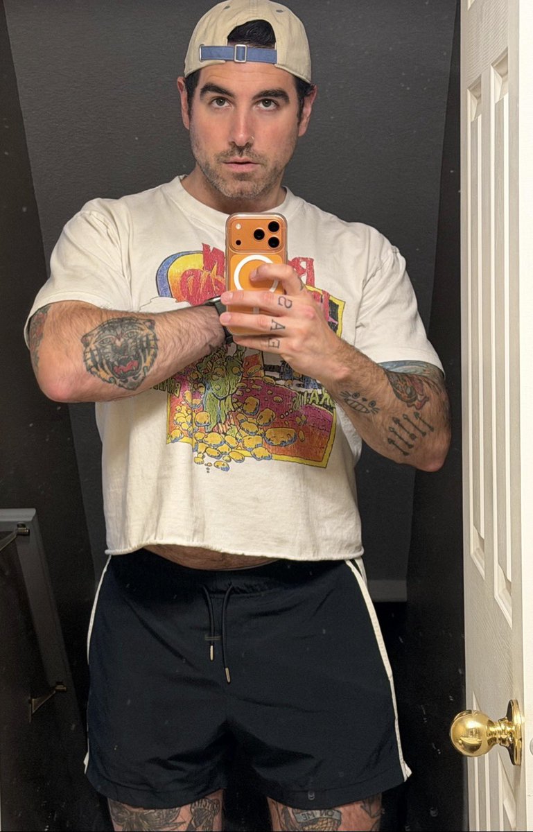 Local Boy tweet media