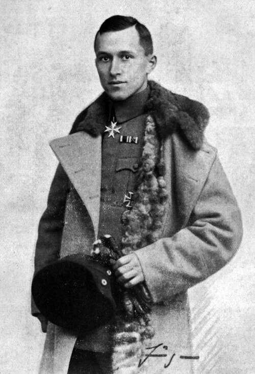 Zaragoza Resiste recuerda hoy en el día de su fallecimiento a Ernst Jūnger.