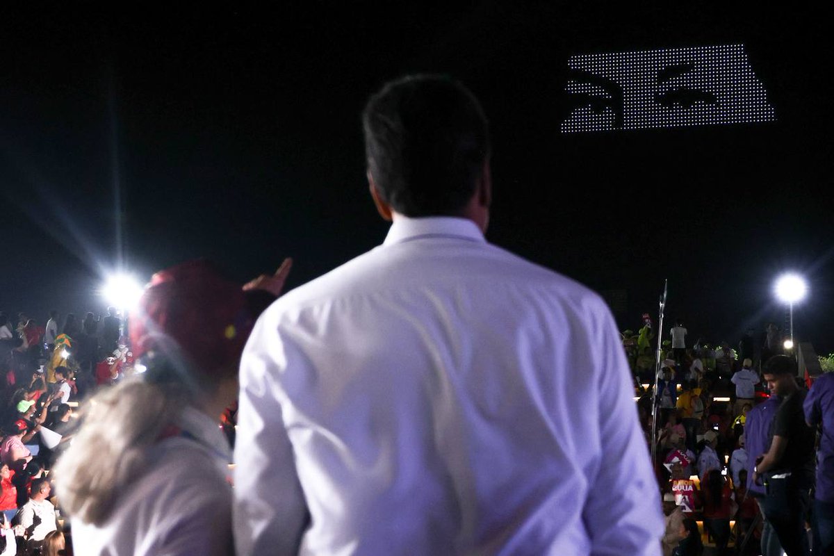 Hello <a href="/AOC/">Alexandria Ocasio-Cortez</a> here´s a link for my photo-book on <a href="/NicolasMaduro/">Nicolás Maduro</a>´s 2024 presidential campaing, where you will find images of huge demonstrations all around Venezuela.

Im sharing so next time you talk about my country you dont sound like a no sabo ignorant✌️🏾

t.me/nawseas/4635