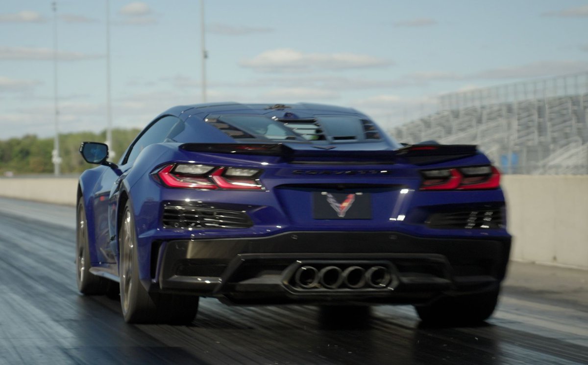 responsejp's tweet photo. 電動コルベット「ZR1X」、0-96km/h加速1.68秒・ゼロヨン8.675秒…米国最速の市販車に
https://t.co/Pa0pFrg3LS

#新型車 #シボレー #コルベット https://t.co/QhJrcJxFgm