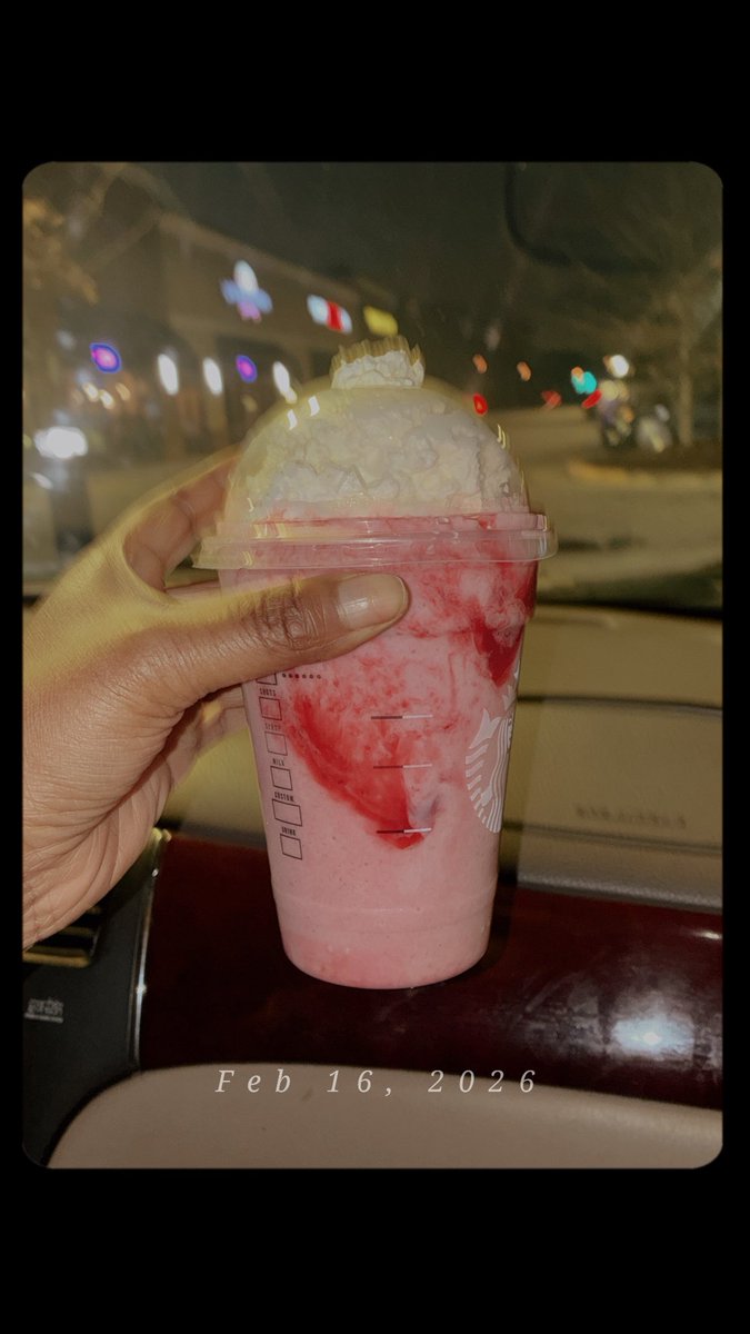 LaLaSossa's tweet photo. Strawberry shortcake vibes in a cup 🍓✨
Starbucks did their big one fr 💕 #StarbucksOrder #StrawberriesAndCream #StarbucksDrink #DrinkTok #FoodTok
#SweetTreat #PinkDrinkVibes #TikTokFood #SossaEats 
#CreatorOnTheRise #FYP #ForYou #FoodieGirl #DessertVibes https://t.co/CbM1laLb9j