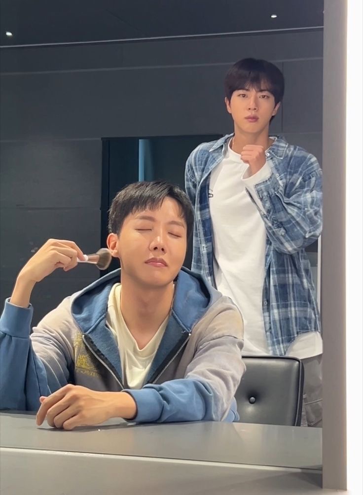 hourly hyung line (@hourlyhyungline) on Twitter photo 