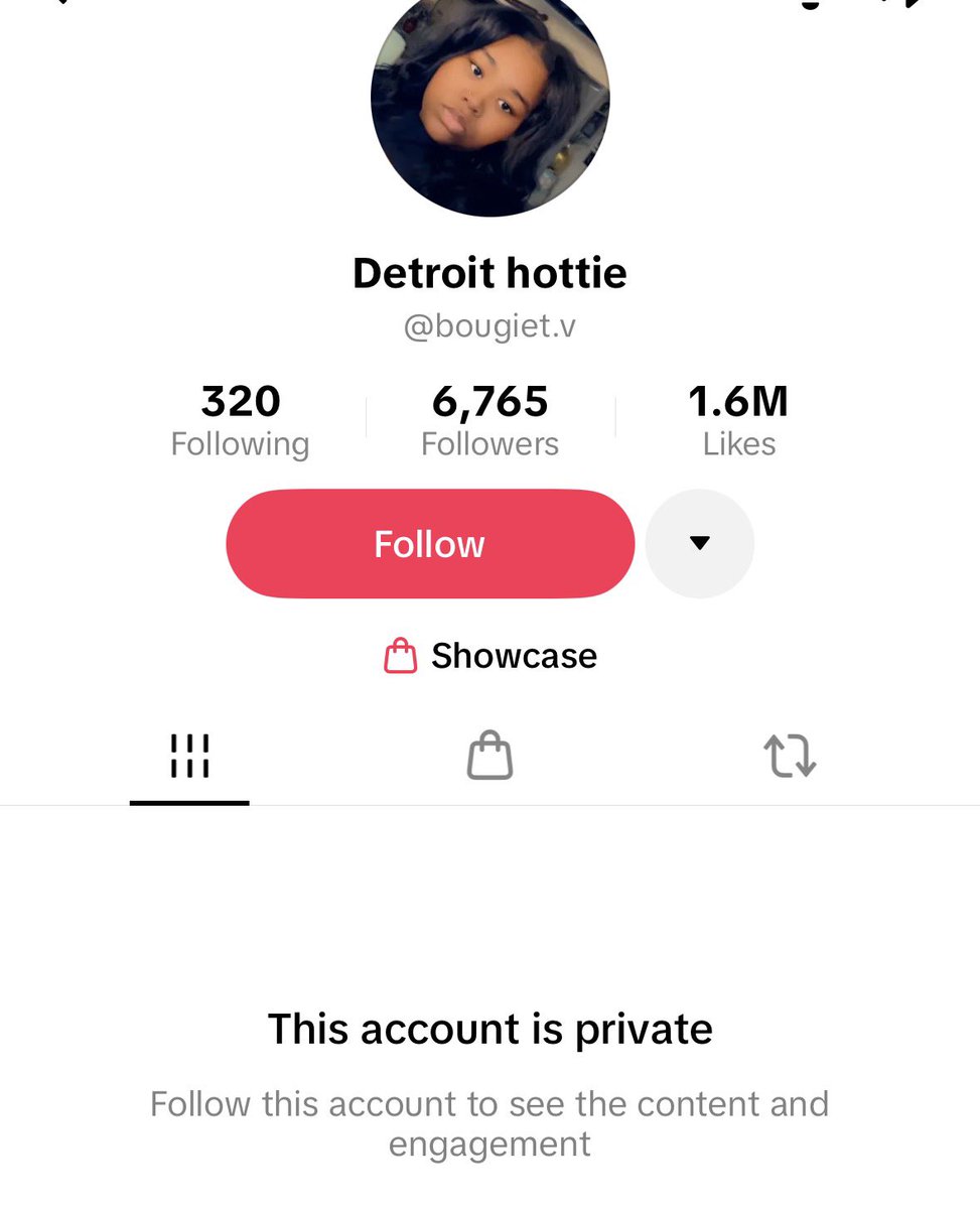 IsisYaFather's tweet photo. The girl who created those fake tweets of Nicki Minaj has now went private thanks to the Barbz !!! Now it’s time to get rid of the rest https://t.co/hBFyxcAYcu