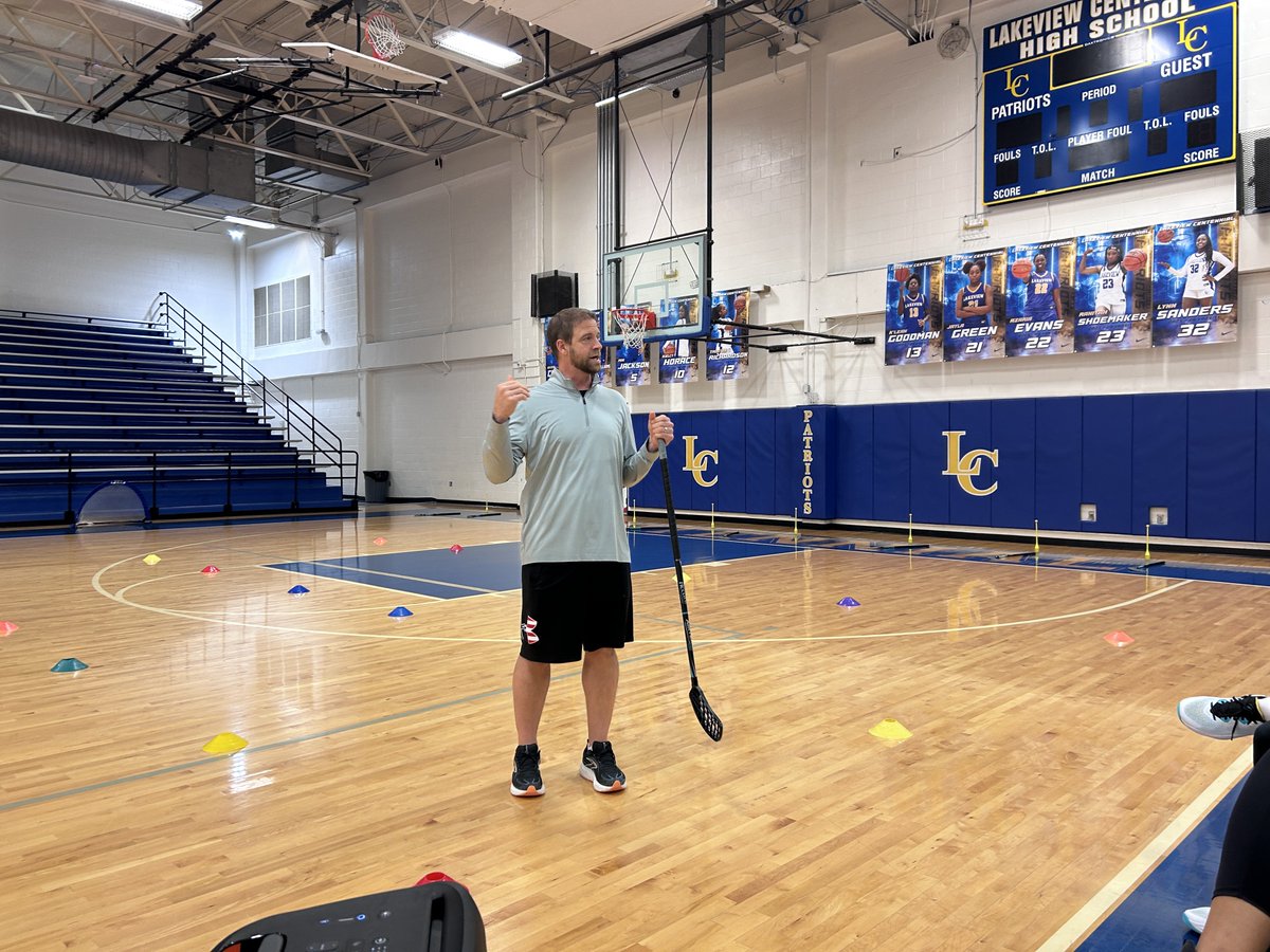 GISD_PE's tweet photo. Great PE PD morning!
Got through our action items, collaborated on what’s coming up, and closed it out with some hockey/stick handling led by Coach Zboch from @Herfurth_Bronco. A strong start to the day. 🏑 @GISD_PD https://t.co/20PggOLikp