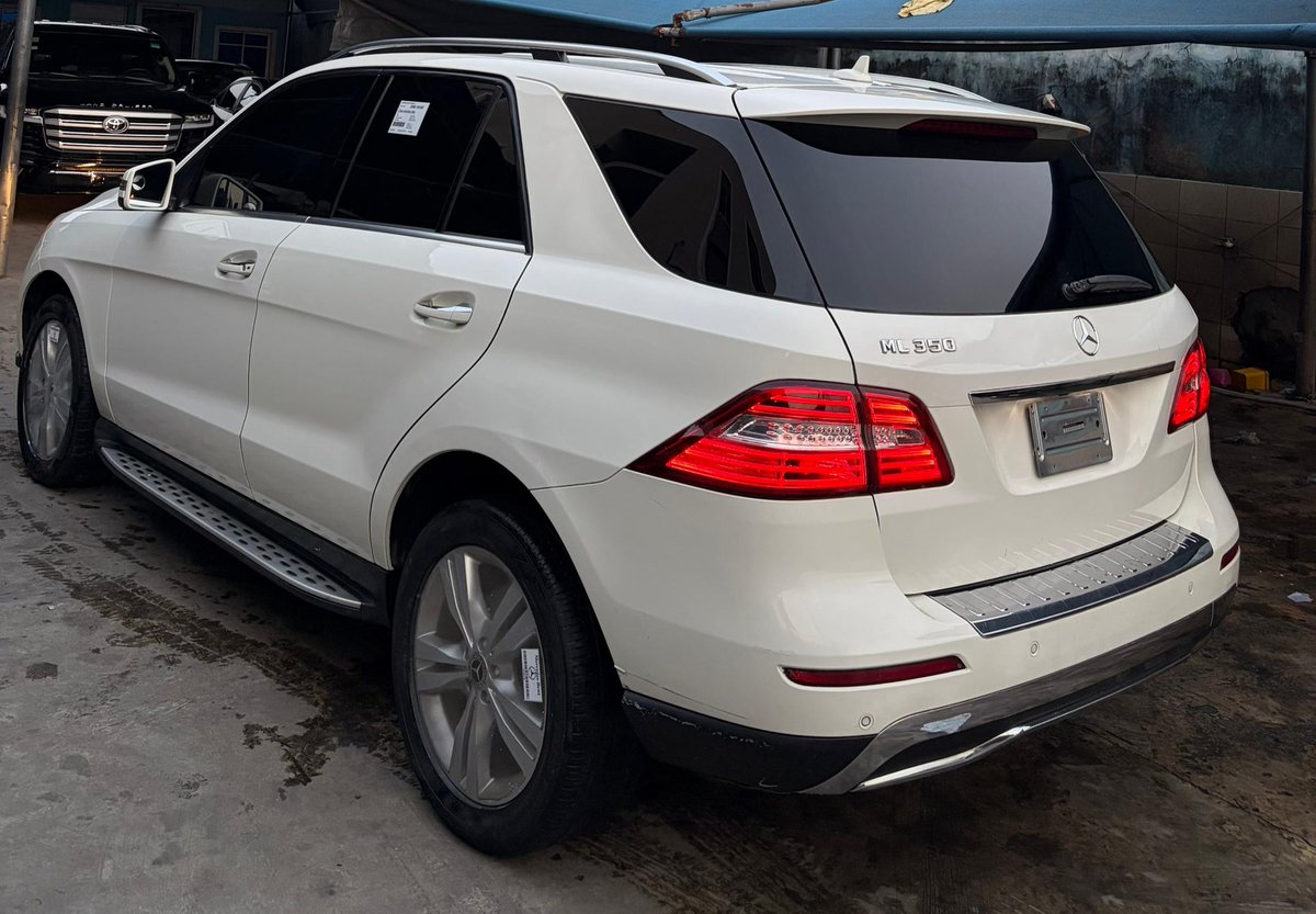 autocove's tweet image. #NewWeekNewBlessings ‼️ 

Clean Few Months Driven &amp;amp; #Apapa Port Cleared 🚢 

Mercedes Benz ML35 full option with park assist* 

*FIRST BODY* 
2024 entry 

Accident free 💯
Automatic folding mirror✔️
Parking sensors ✔️
Blind sport ✔️
BSM✔️
Factory neat dashboard✔️
Factory leather