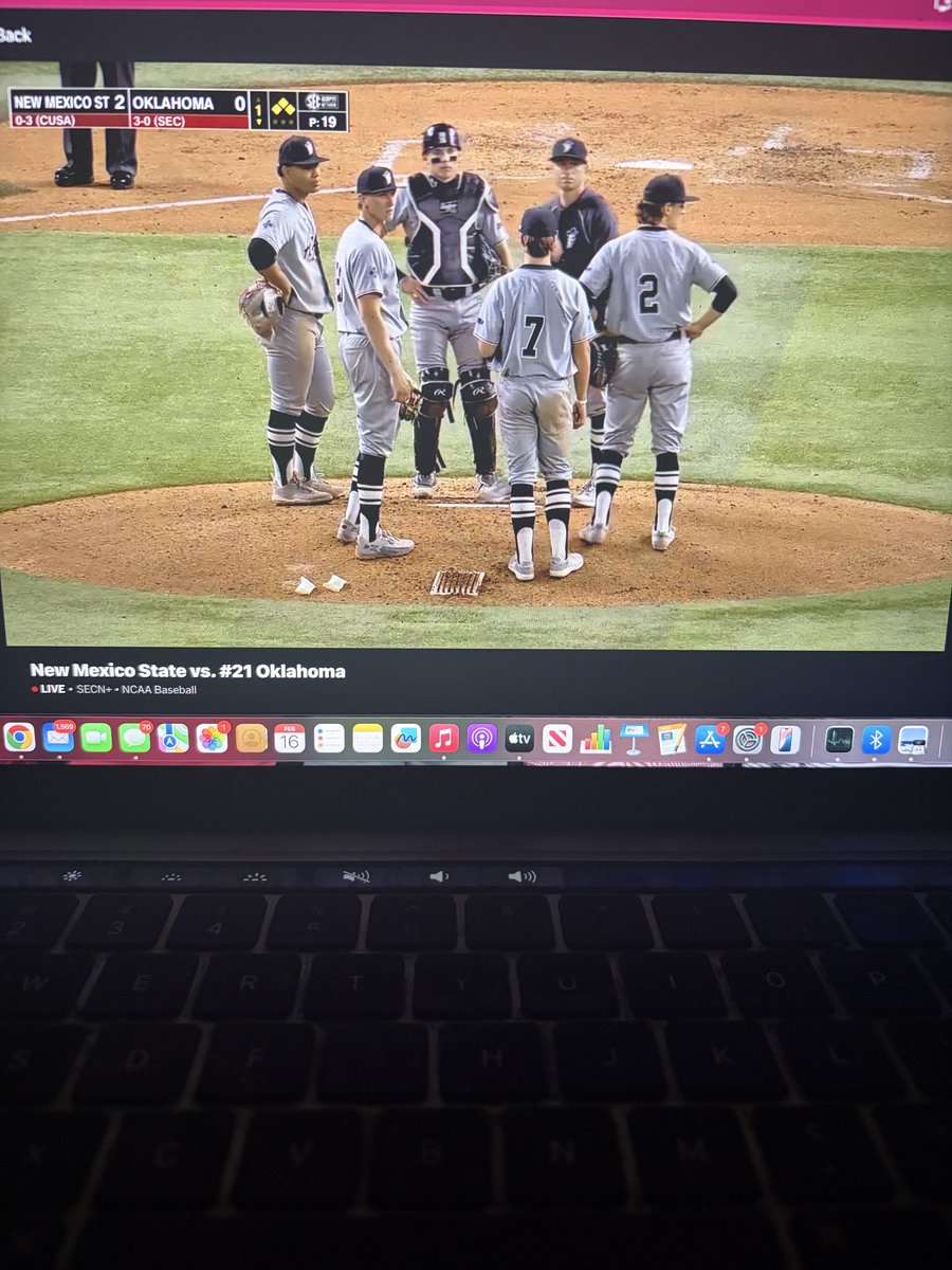 Ronny Crimson tweet media