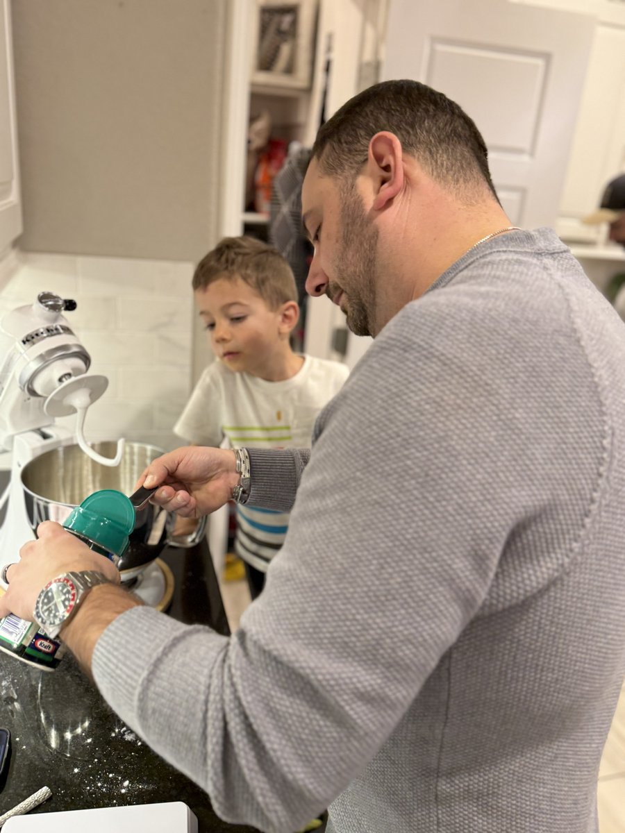 cdgrunow's tweet image. Sometimes life needs to slow down! Spending time the last few days in Arkansas with my brother, sister in-law, and their two kids has reminded me of this. From our crazy shenanigans together to making Pops pizza it was decided that we needed to be webbed up from Spider-Man’s webs