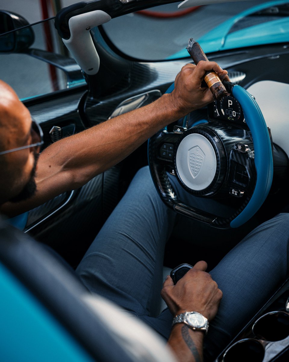 LUX Cars tweet media