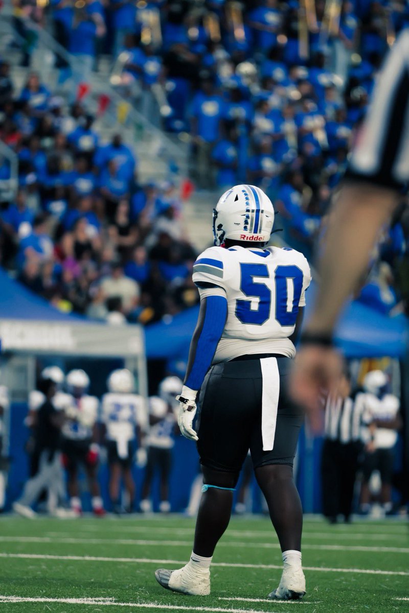 RyanRecruitsCFB's tweet photo. #WelcomeToTheProgram @DestinyOmosebi
Ryan's Grade:
D2/High D3 (based on physicality not ability)
Player Notes:
✅: Great pad level
✅: Blocks until the whistle (and after)
✅: Has the athleticism to play OT if needed
✅: Pull, Combo, 2nd Level, you name it. https://t.co/mjgWiWJ2gE