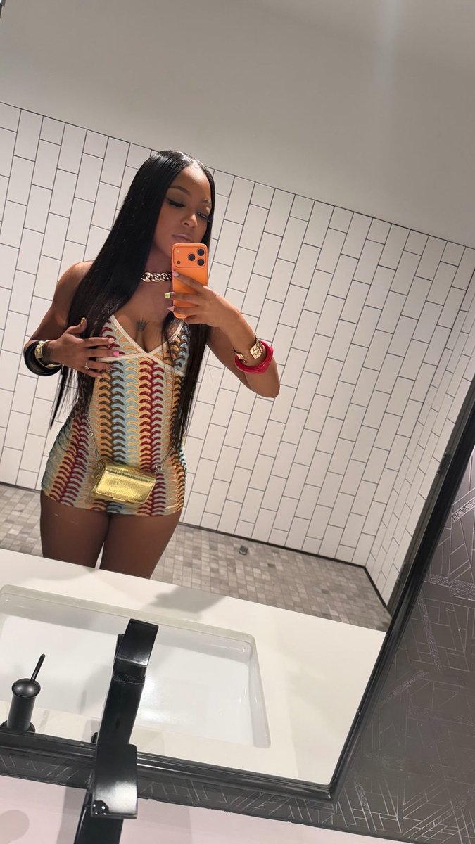 GiGi :-* tweet media