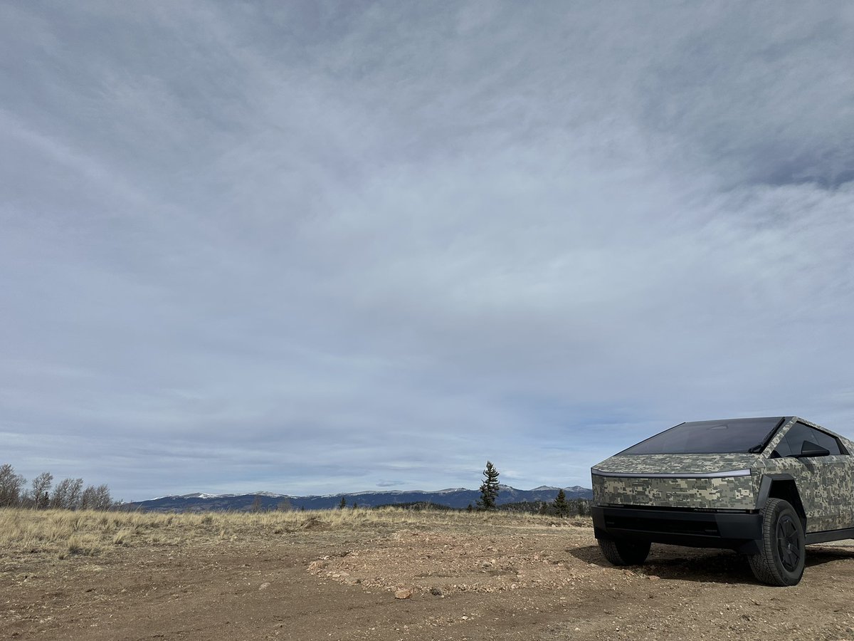 Rockternal tweet media