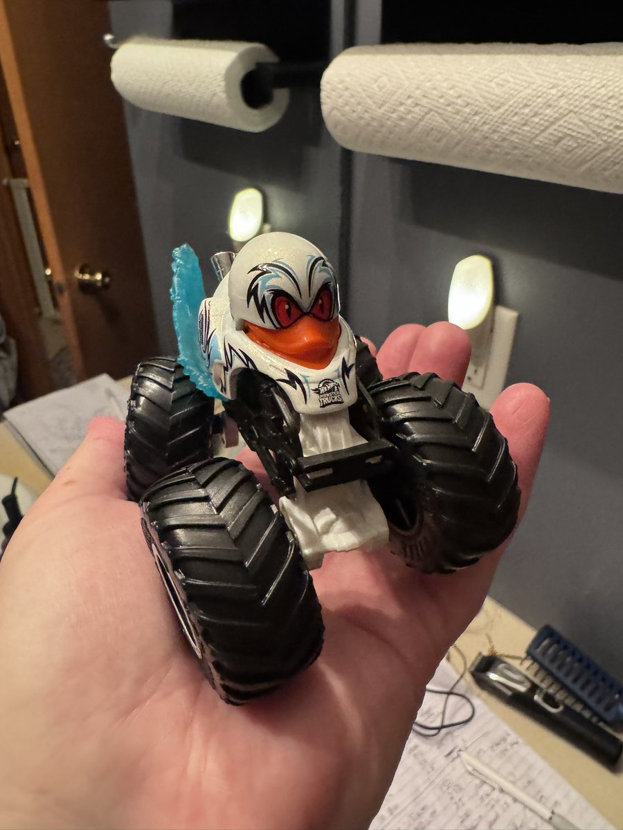 MrsGreenDingus tweet media