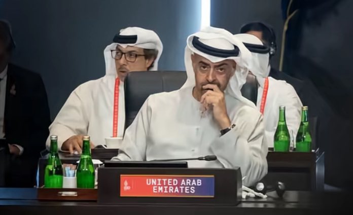 4oUae's tweet photo. ما يكرهك يا سيدي غير الرخوم
ولا يقــود النابحـين  الا ارخمـه 

يا كيف يحكمهم رديين السلوم
لي كفّروهـم والقبايـل مسلمـه https://t.co/KeUcEFBRqW