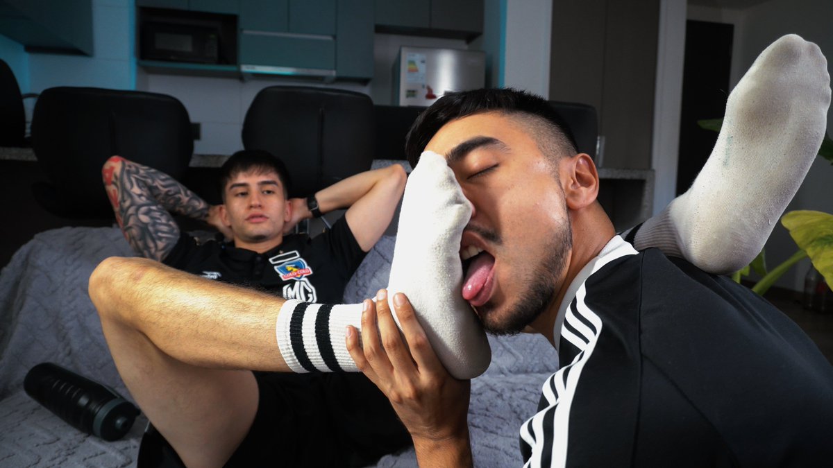 LATIN FEET FANTASIES tweet media