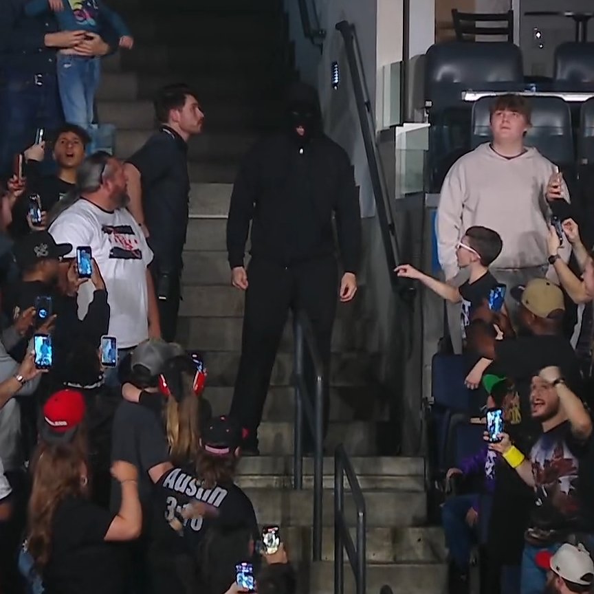 Exposing the IWC tweet media