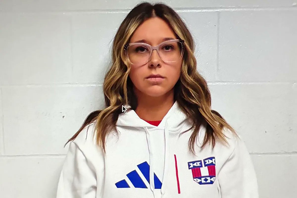 BensonNewsHub's tweet image. Indiana high school employee arrested after husband allegedly catches her with student — police say she also had sex with another student at least 5 times