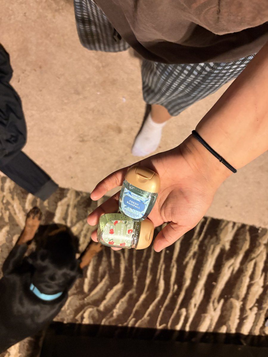 edentityv's tweet image. Kelpto haul, apparently a thing? It’s all a birthday gift for this girl so ignore the items