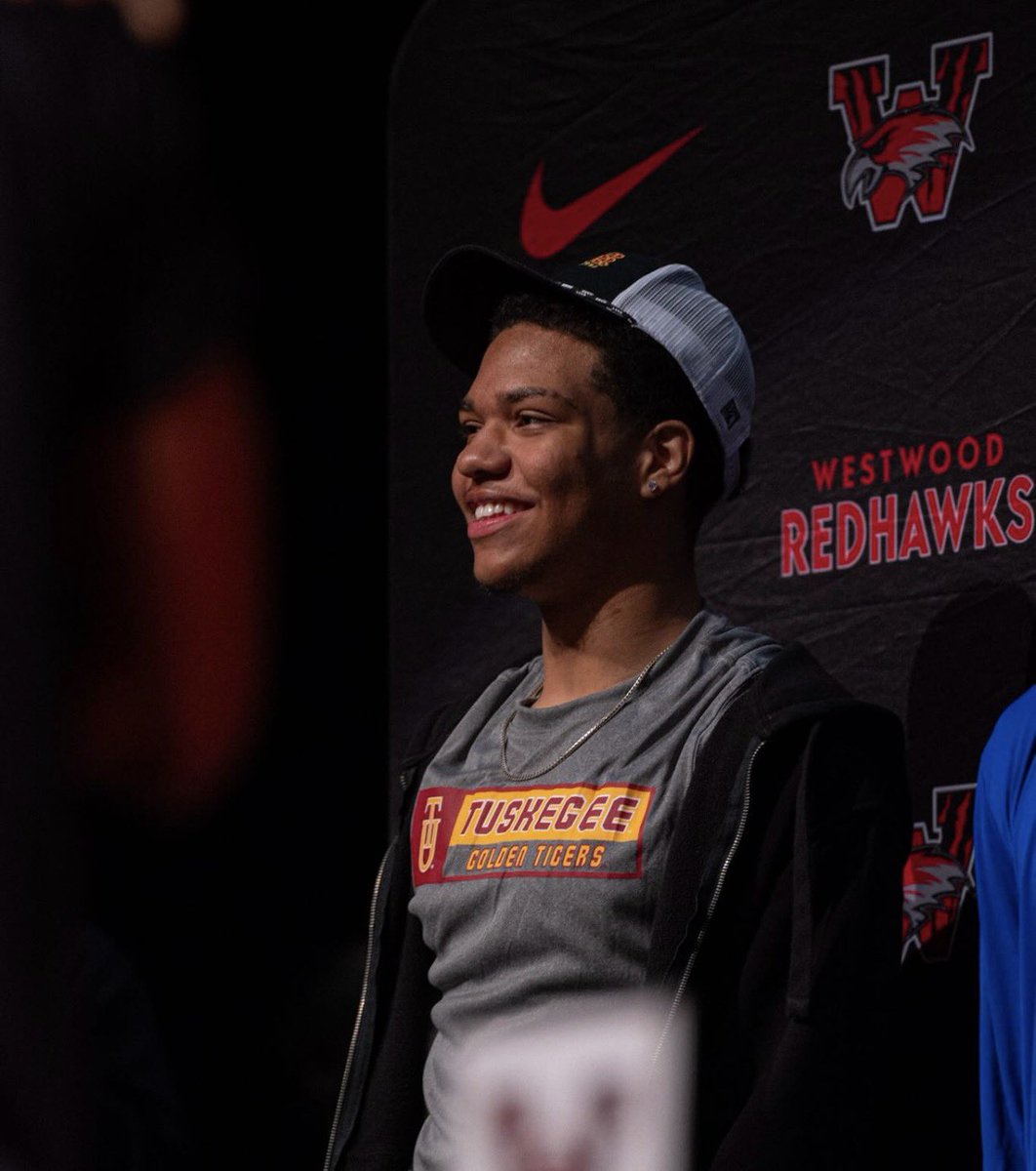 Justin Washington 6’3 ALL STATE DB tweet media