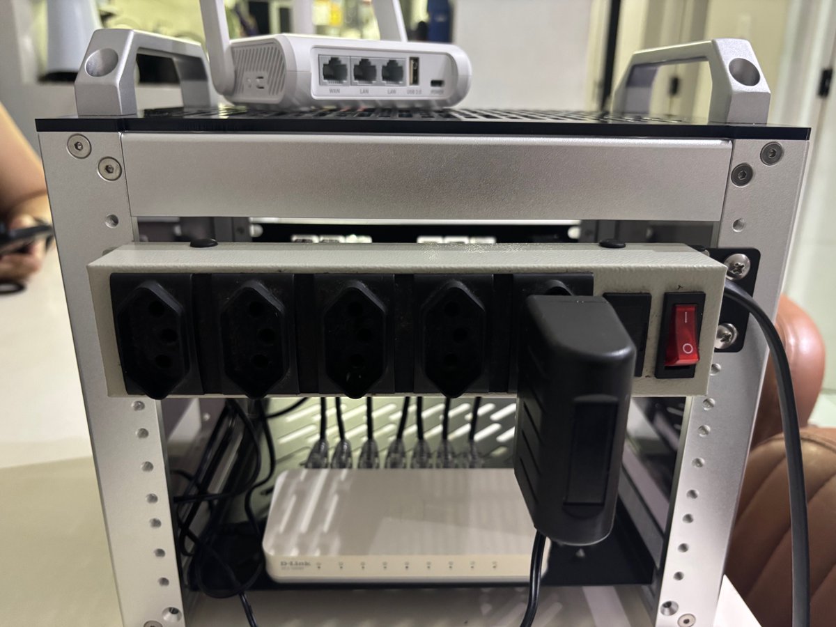 paoloo's tweet photo. day #2 assembling my offgrid mini rack. Linux installed, nvme set, network connected and tested, so far so good... https://t.co/0E5VfvYEOD