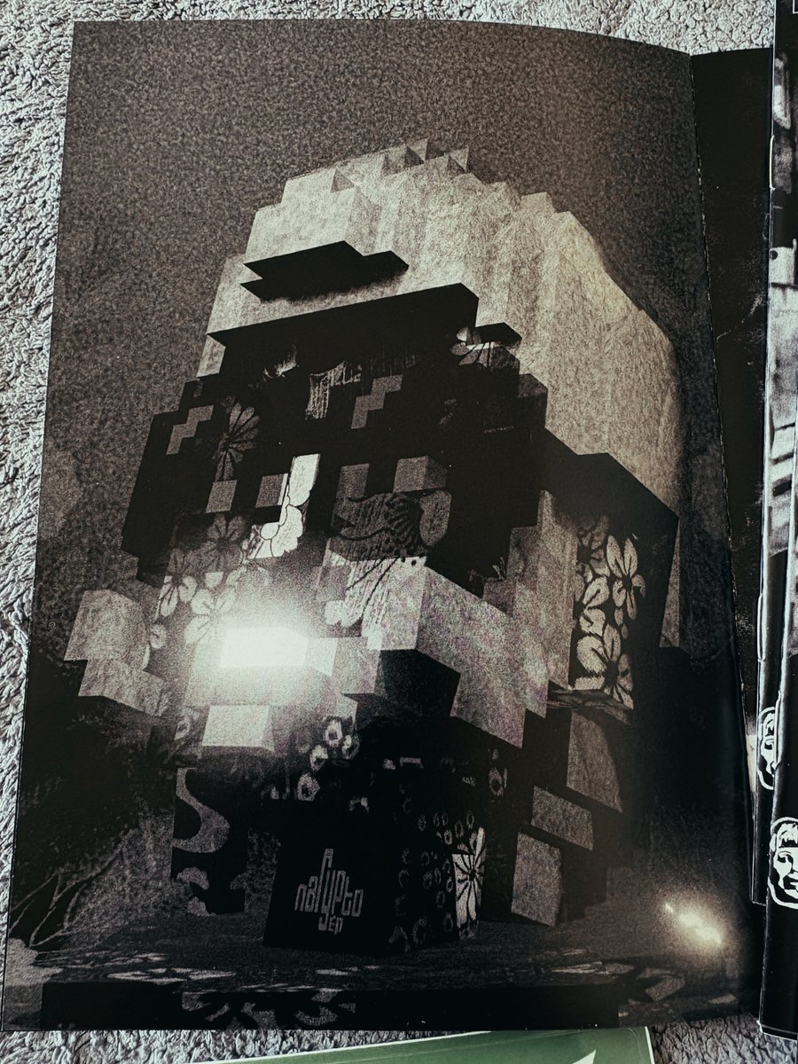 JOOOINT MAGAZINE No.12に作品を掲載していただきました！素敵な作家さんたちに紛れ込めて、めちゃ感激しております🥹

<a href="/JOOOINT_mag/">JOOOINT</a>  関係者の皆さま本当にありがとうございます🙇‍♂️

Mad respect 🔥