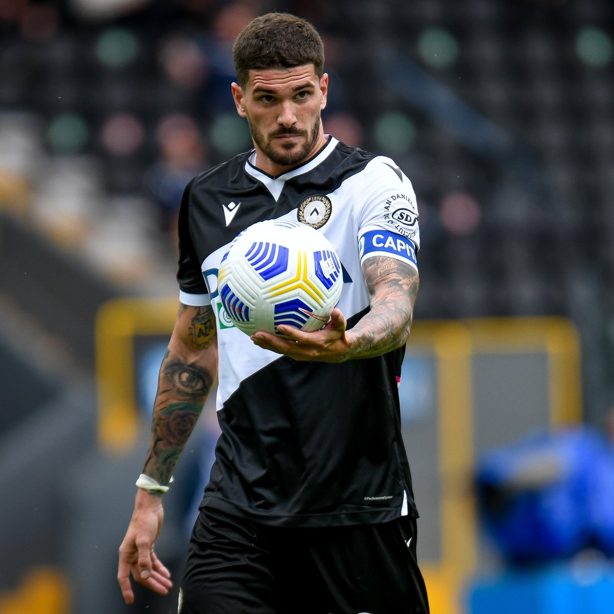 Most transfer profit since 2000 via Transfermarkt 💸

Benfica: €871M
Porto: €732M
Ajax: €677M
Lille: €561M
RB Salzburg: €455M
Sporting: €428M
Udinese: €378M