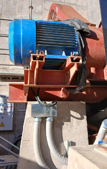 aurynmining's tweet photo. Feb 12, 2026 - Electrical cable connections to motors, installation of connection flanges for the tailings and concentrate settling tank, welding of filter base and support legs, paint to affected areas, review of belts for additional rollers units. https://t.co/mtuGF0f5NH