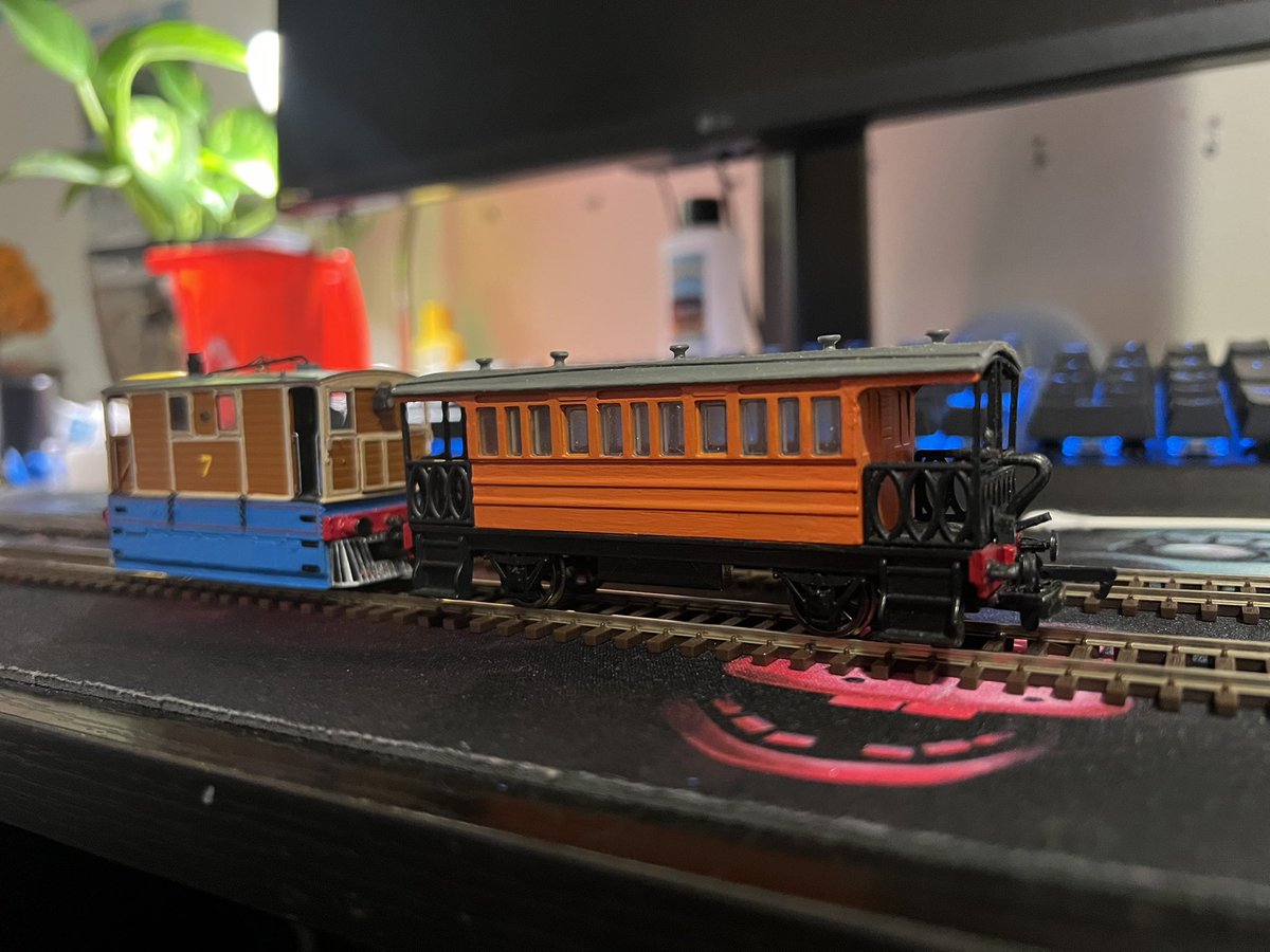 Thomas8549801's tweet photo. Also here’s my Toby and Henrietta! Just a standard rapido J70 painted up with some crew added and some lamps! And Henrietta is a Bachmann Henrietta but I modified her quite a bit. I added her walkways on front and back a hand break and some new roof details! https://t.co/mzuiTC0fBQ