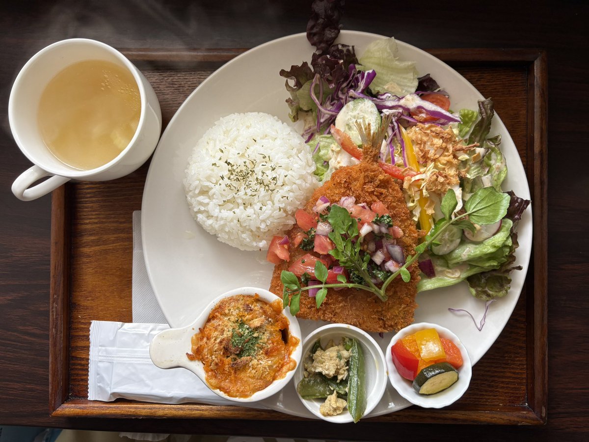 cafe_tamon's tweet photo. 2月16日〜2月27日のランチメニューです。

プレート→アジフライ
　　　　　フレッシュトマトソース

ドリア→バジルトマトソース
　　　　　　のクリームドリア

カレー→チキンカレー

2月20日(金)お休み致します。 https://t.co/8MwCBRfeyy