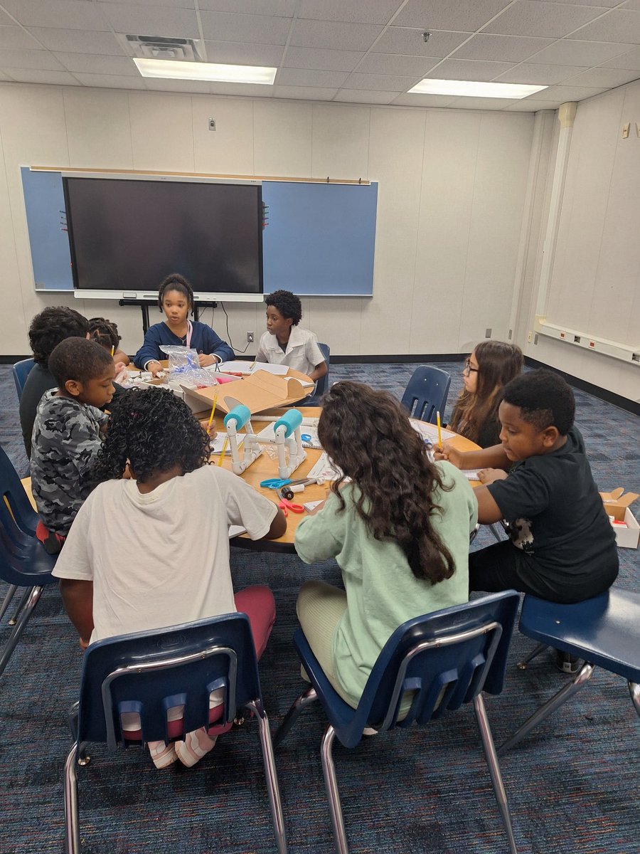 GE_Eagles's tweet photo. Our crew of future engineers clocked in on their day off, putting on their hard hats and getting to work building and fine-tuning their robotics projects for the big competition! 🚧🤖 @FBISDSTEM @FortBendISD https://t.co/UdfSQBYS6q