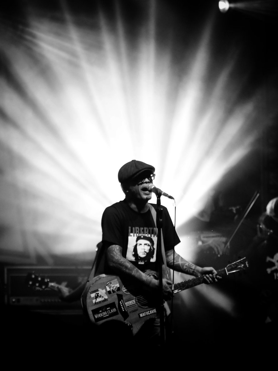 MsAmirudin's tweet photo. Innalillahi Wa Innalillahi Rajiun. 

Turut berduka cita atas meninggalnya Zoel (The working class symphony) Semoga husnul khatimah serta keluarga yang ditinggalkan diberi ketabahan 🥀 https://t.co/KQJsbtDg6J